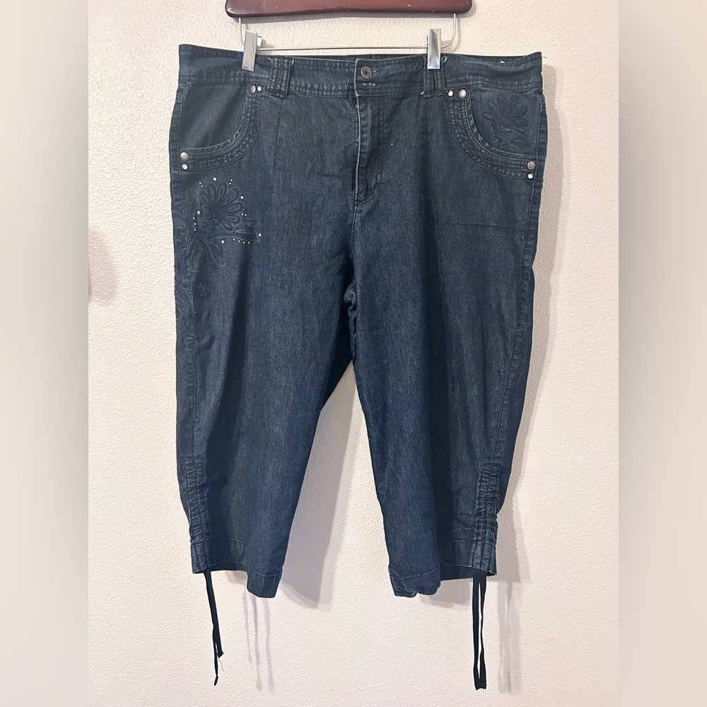 Gloria Vanderbilt dark blue jeans capri Women's Black Denim Jeans size 18